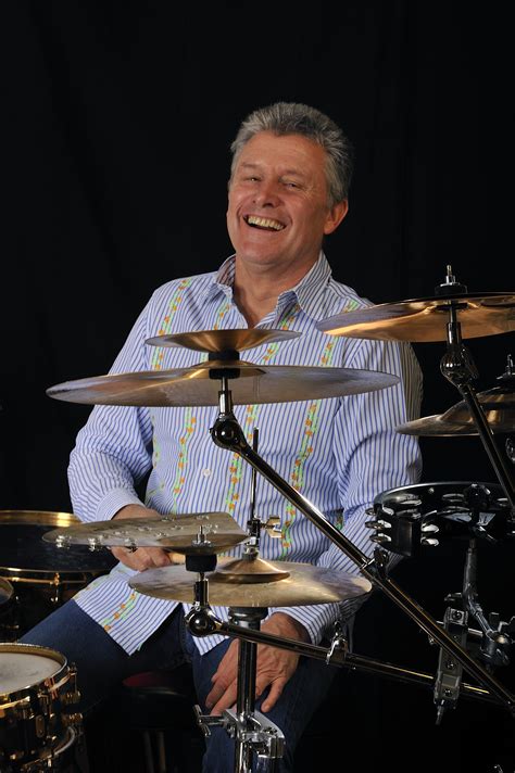 Carl palmer - Carl Frederick Kendall Palmer (born 20 March 1950 in Handsworth, Birmingham, England, United Kingdom) is an English drummer and percussionist. He is credited as one of the most respected rock drummers to emerge from the 1960s.